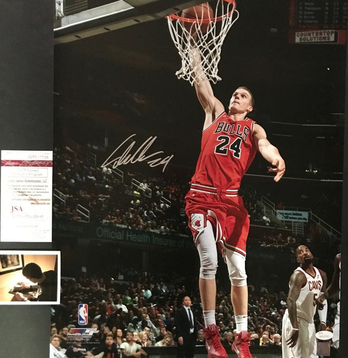 Lauri Markkanen Chicago Bulls Autographed Signed 16x20 Photo JSA WITNESS COA