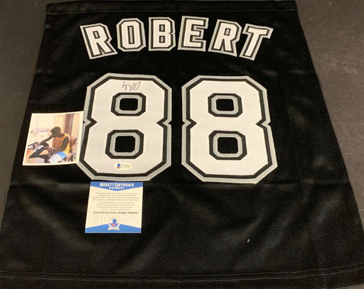 Luis Robert Chicago White Sox Autographed Signed Jersey SWATCH 16x20 Black .