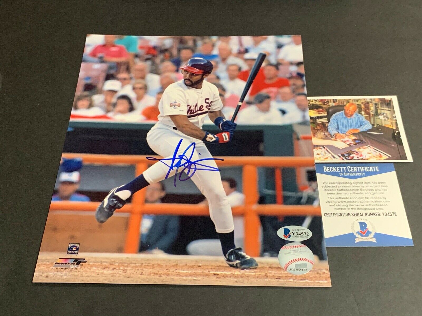 Harold Baines Chicago White Sox Autographed Signed 8x10 Beckett COA a.