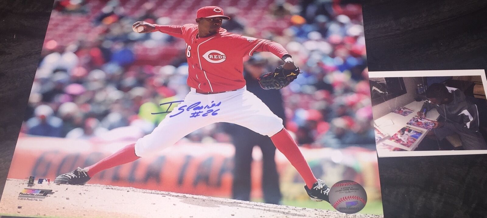 Raisel Iglesias Cincinnati Reds Autographed Signed 8x10 Picture Horizontal