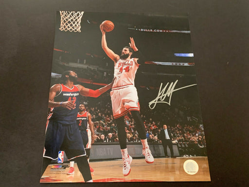 Nikola Mirotić Chicago Bulls Autographed Signed 11x14 .