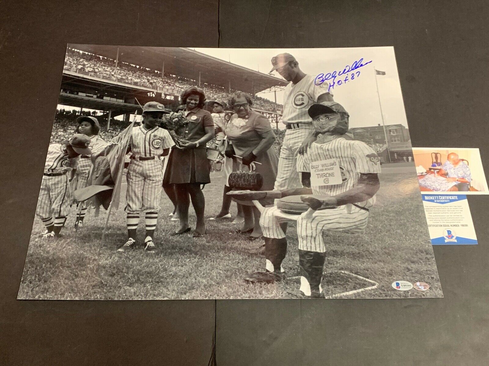 Billy Williams Chicago Cubs Autographed Signed 16x20 Beckett COA .