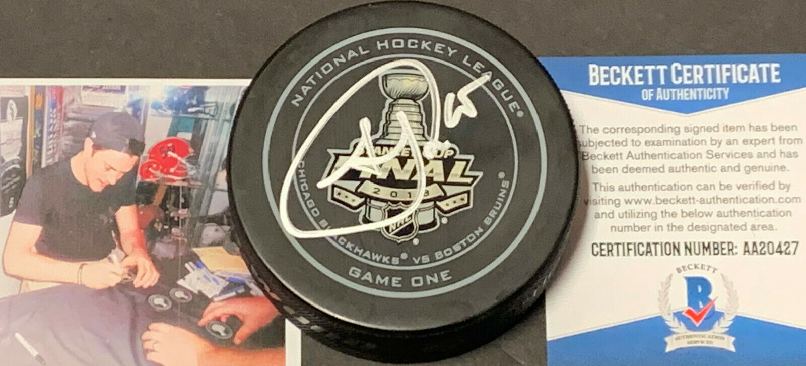 ANDREW SHAW Blackhawks Signed STANLEY CUP OFFICIAL GAME 1 PUCK Beckett COA -